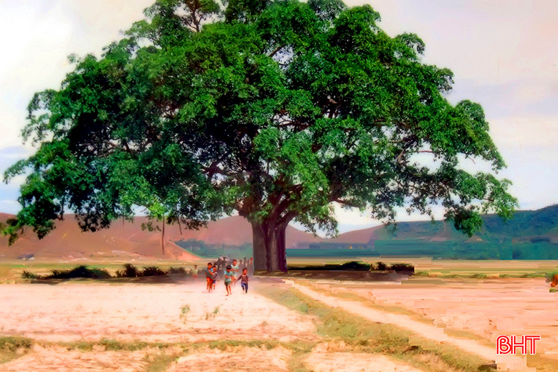 Tết Đoan ngọ (mồng 5/5 âm lịch) là thời điểm ở quê tôi vụ sản xuất chính đầu năm vừa kết thúc. Ảnh tư liệu: Làng quê dưới chân núi Hồng Lĩnh. a7.jpg