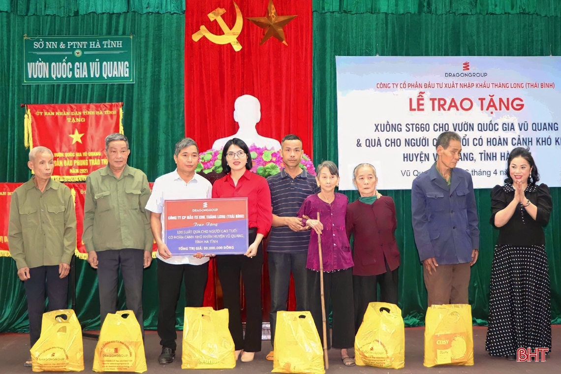 Tặng xuồng cao tốc trị giá 1 tỷ đồng cho Vườn Quốc gia Vũ Quang