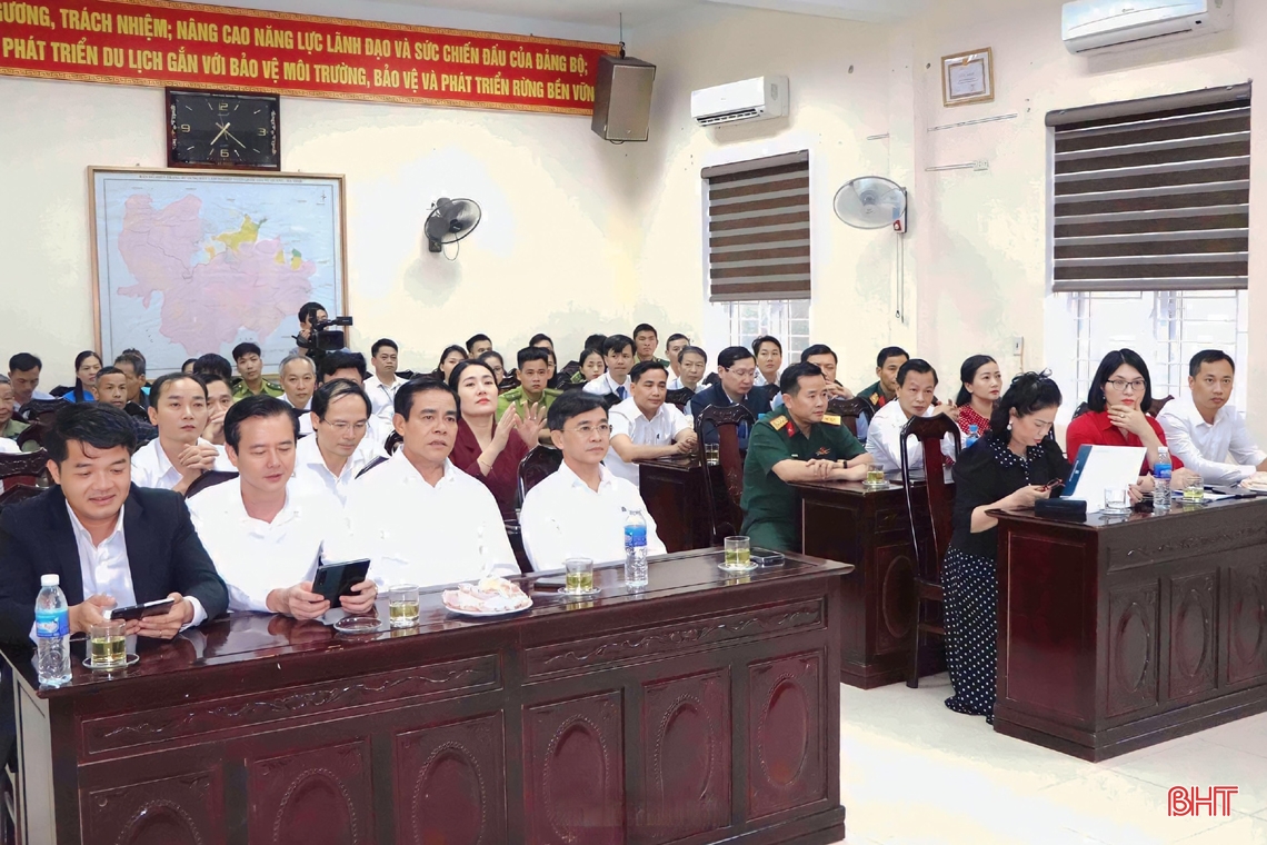 Tặng xuồng cao tốc trị giá 1 tỷ đồng cho Vườn Quốc gia Vũ Quang