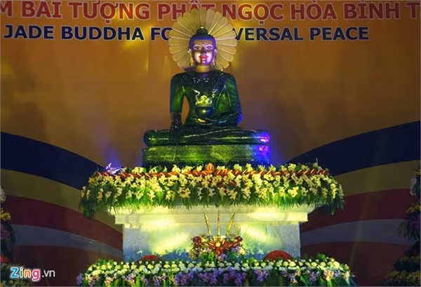 Tượng Phật ngọc hòa bình lớn nhất thế giới tại chùa Bái Đính (Ninh Bình). Ảnh: Nguyễn Dương.
