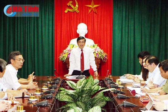 Trưởng ban Tuyên giáo Tỉnh ủy - Phó Chủ tịch UBND tỉnh Đặng Quốc Vinh: Để buổi lễ thành công tốt đẹp, đề nghị các thành viên BCĐ nhanh chóng soát xét lại một lần nữa các phần việc, nhiệm vụ được giao.