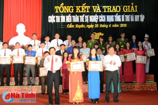 ... trao giải Nhì cho các cá nhân