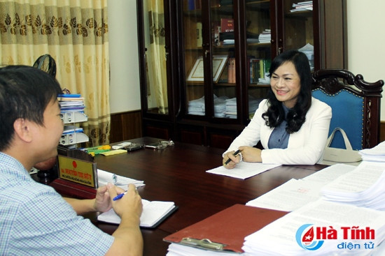 Phó Chủ tịch HĐND tỉnh Nguyễn Thị Nữ Y trả lời phỏng vấn PV Báo Hà Tĩnh Phó Chủ tịch HĐND tỉnh Nguyễn Thị Nữ Y trả lời phỏng vấn PV Báo Hà Tĩnh