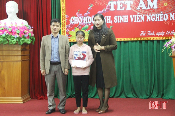 “Tết ấm cho học sinh, sinh viên nghèo”