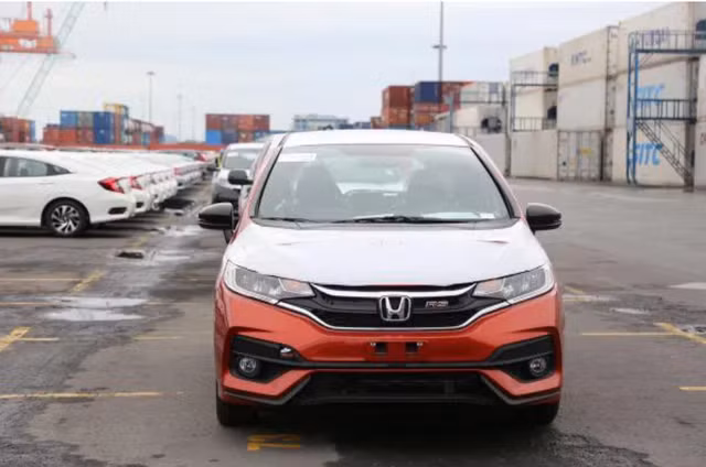 Việt Nam chi bao nhiêu tỉ USD nhập khẩu ôtô trong năm 2018?