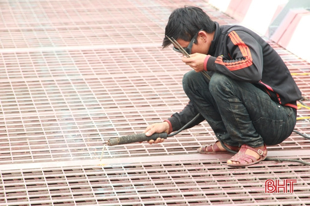 Hoàn thành sửa chữa đột xuất cầu Lộc Yên