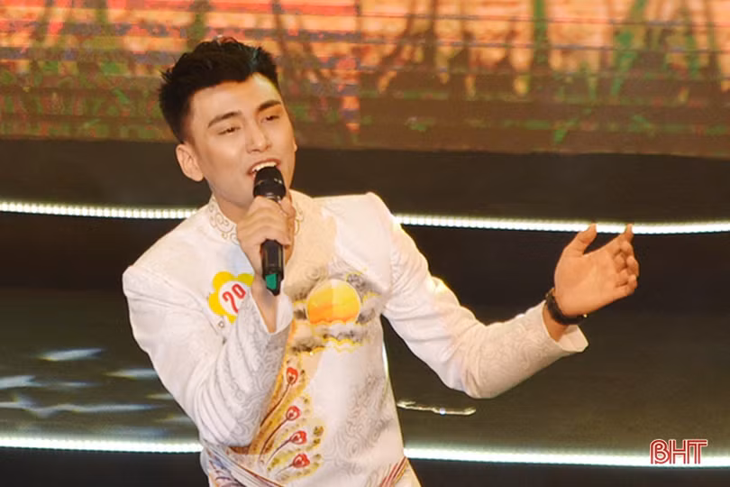 Ấn tượng chung kết Liên hoan Tiếng hát truyền hình Hà Tĩnh - Giải Sao Mai 2019 ảnh 12 Ấn tượng chung kết Liên hoan Tiếng hát truyền hình Hà Tĩnh - Giải Sao Mai 2019
