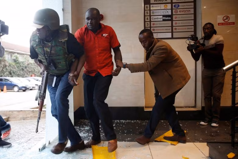 Hiện trường vụ khủng bố khiến 15 người thiệt mạng tại khách sạn ở Kenya
