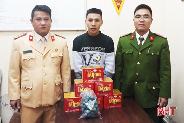 Mua pháo chưa kịp sử dụng đã bị công án “tóm”