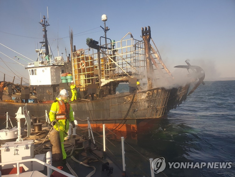 Một thủy thủ Việt Nam mất tích trong vụ cháy thuyền đánh cá ngoài khơi Hàn Quốc