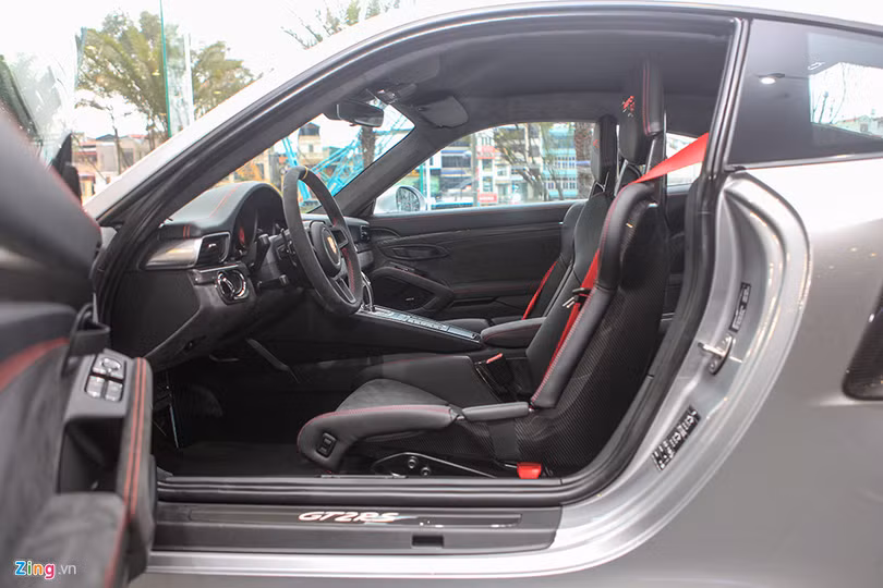 Chi tiết Porsche 911 GT2 RS mạnh nhất lịch sử, giá 20 tỷ ở Việt Nam