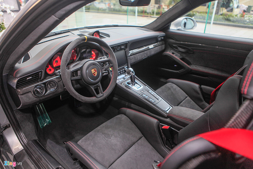 Chi tiết Porsche 911 GT2 RS mạnh nhất lịch sử, giá 20 tỷ ở Việt Nam