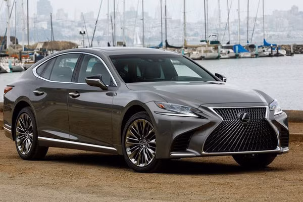 Triệu hồi xe Lexus LS500 tại thị trường Việt Nam