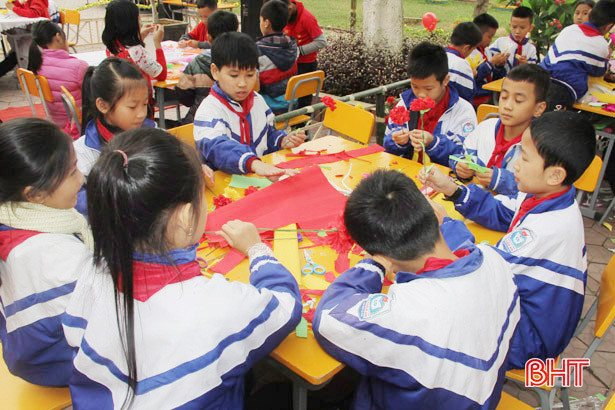 “Phiên đấu giá” các sản phẩm của “nghệ nhân nhí”
