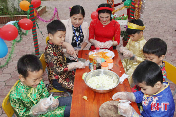 “Phiên đấu giá” các sản phẩm của “nghệ nhân nhí”