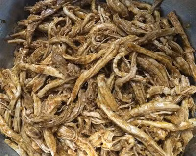 Cách làm thịt lợn khô cháy tỏi dai ngon dịp tết