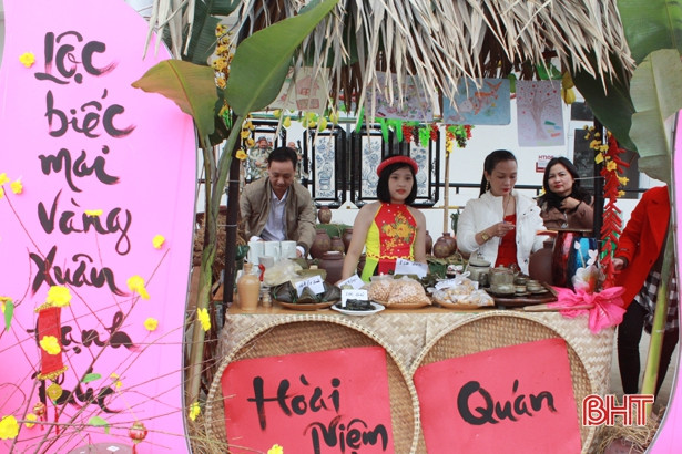 Náo nức hội chợ xuân của học sinh iSchool Hà Tĩnh