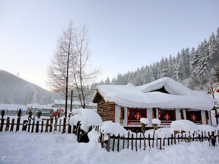 Thăm ngôi làng tuyết đẹp hơn cổ tích