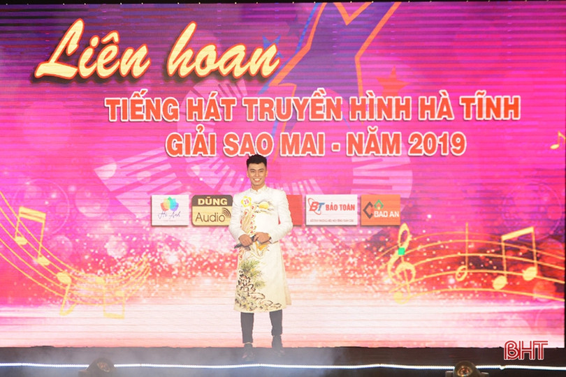 Ấn tượng chung kết Liên hoan Tiếng hát truyền hình Hà Tĩnh - Giải Sao Mai 2019 ảnh 11 Ấn tượng chung kết Liên hoan Tiếng hát truyền hình Hà Tĩnh - Giải Sao Mai 2019