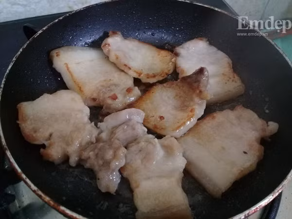 Lạ miệng món thịt rang cháy cạnh rim nước cam đưa cơm ngày lạnh