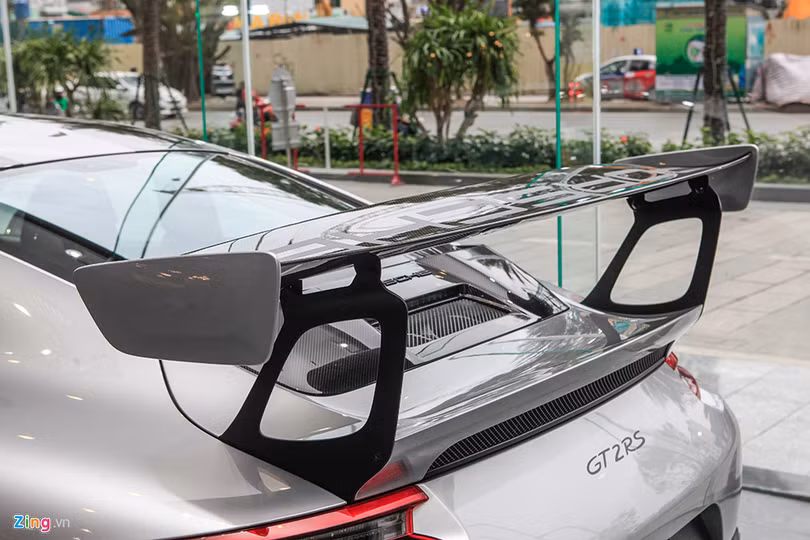 Chi tiết Porsche 911 GT2 RS mạnh nhất lịch sử, giá 20 tỷ ở Việt Nam