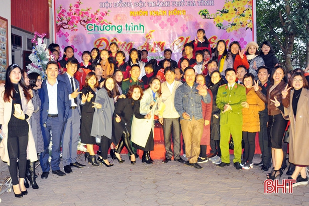 Đông ấm đến với các em nhỏ Làng trẻ SOS Hà Tĩnh