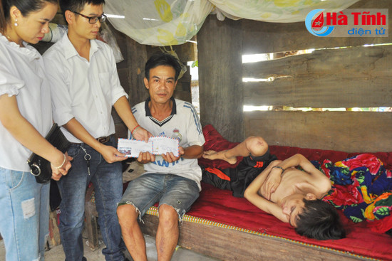 nhom thien tu tam keu goi ho tro nu sinh ngheo pham thi yen