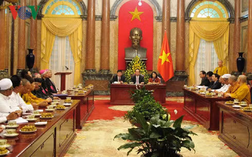 khong de cac the luc thu dich loi dung ton giao chong pha dat nuoc