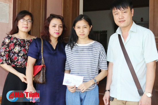 nhom thien tu tam keu goi ho tro nu sinh ngheo pham thi yen