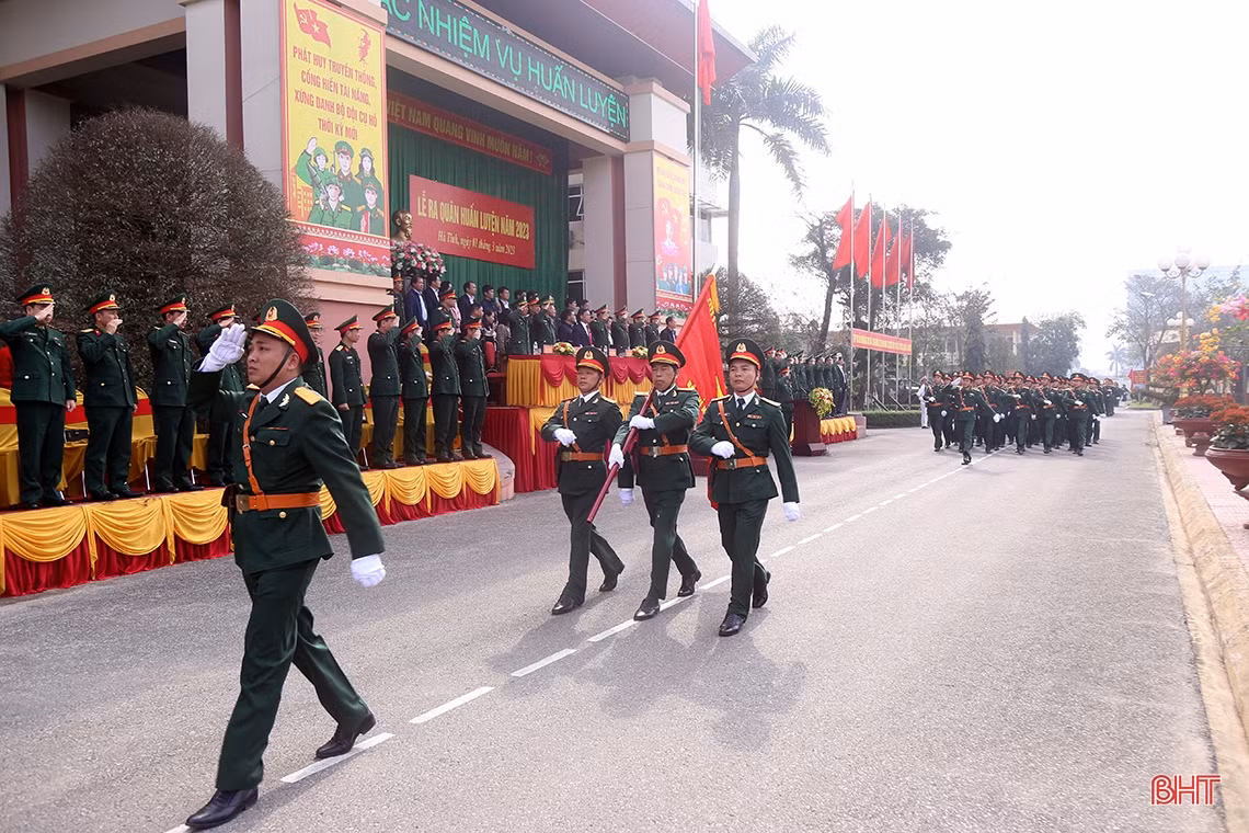 Lực lượng vũ trang Hà Tĩnh ra quân huấn luyện năm 2023