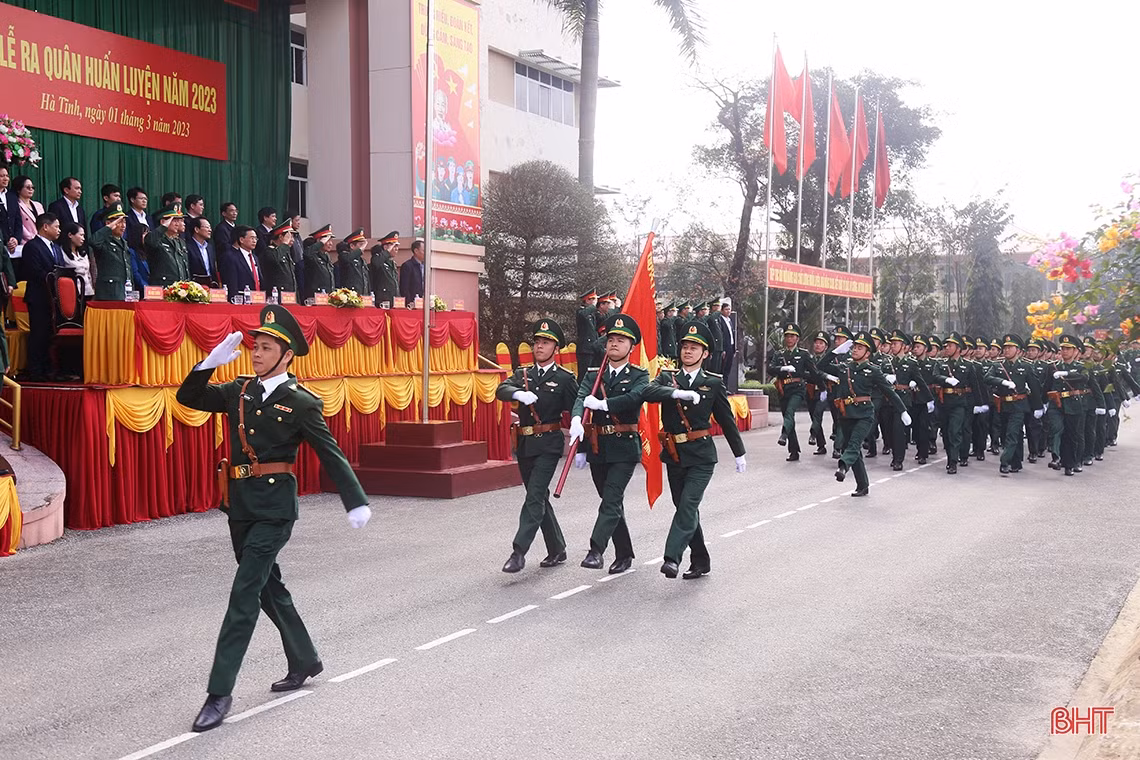 Lực lượng vũ trang Hà Tĩnh ra quân huấn luyện năm 2023