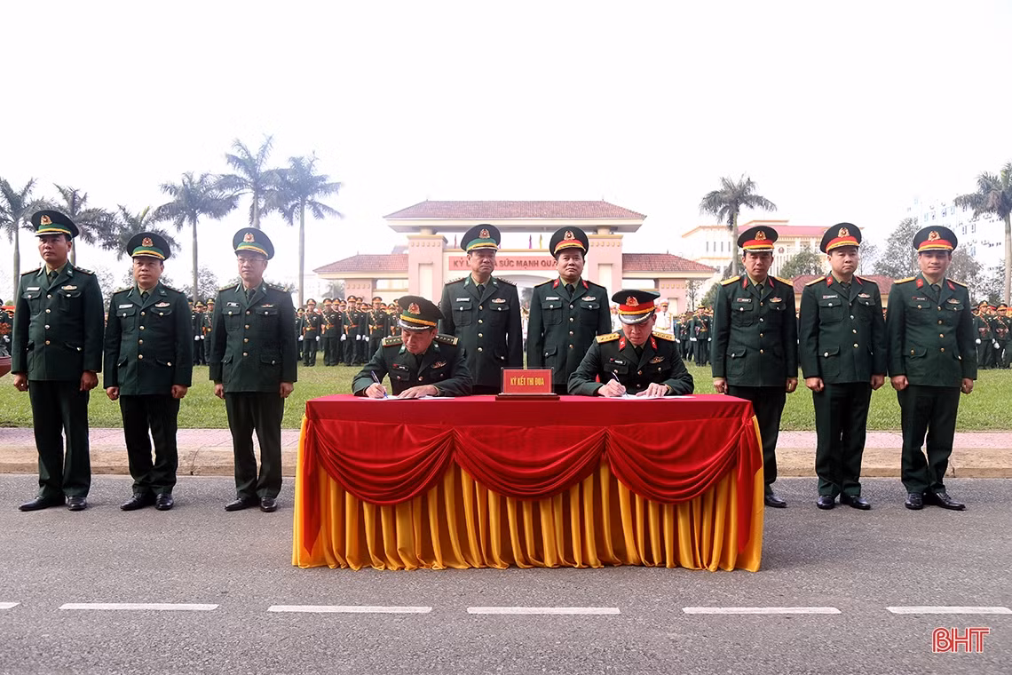 Lực lượng vũ trang Hà Tĩnh ra quân huấn luyện năm 2023