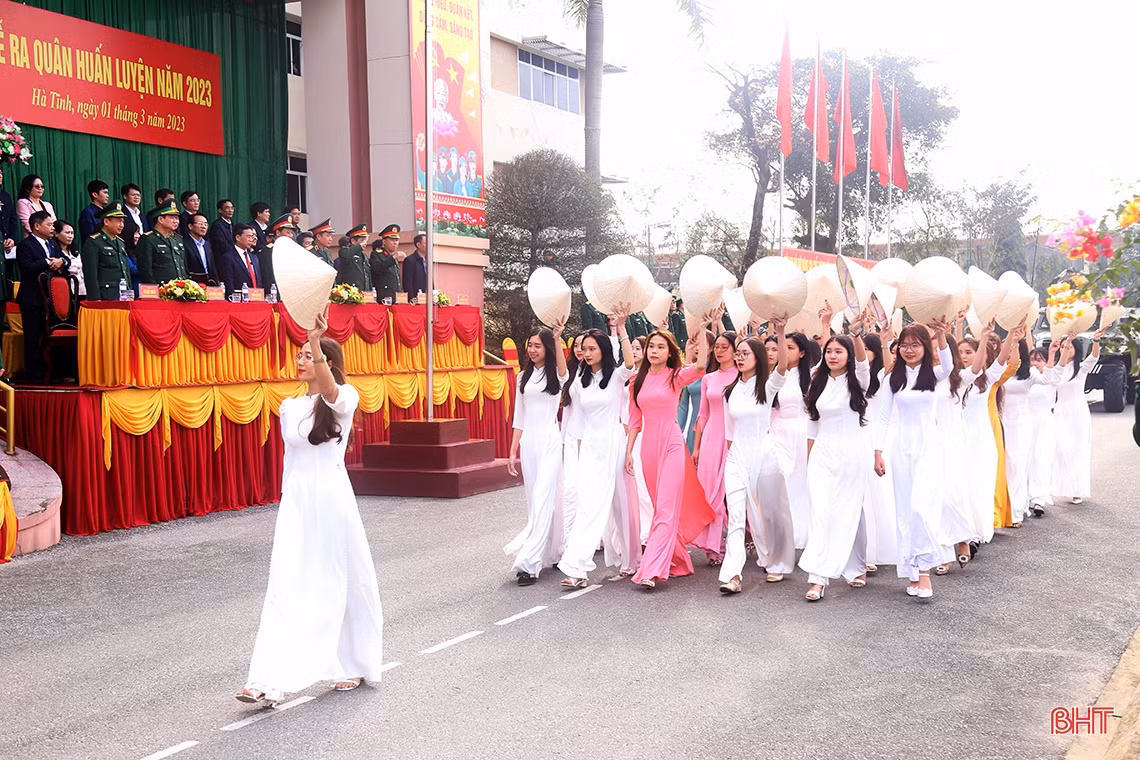 Lực lượng vũ trang Hà Tĩnh ra quân huấn luyện năm 2023