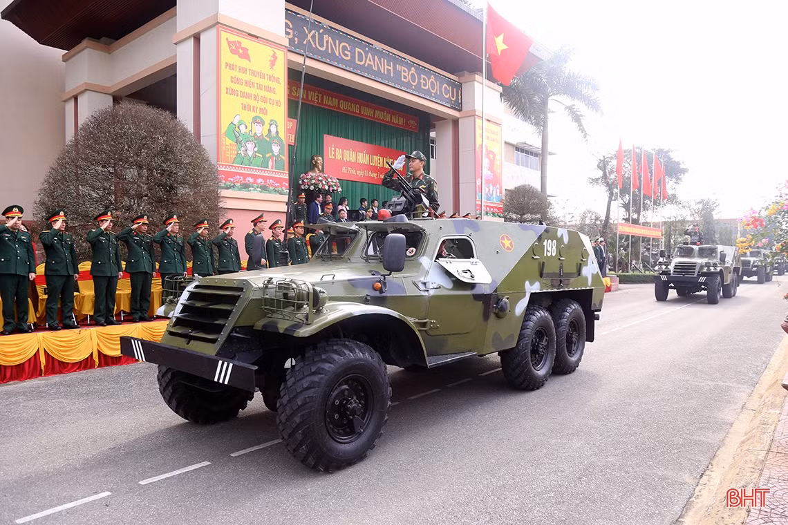 Lực lượng vũ trang Hà Tĩnh ra quân huấn luyện năm 2023