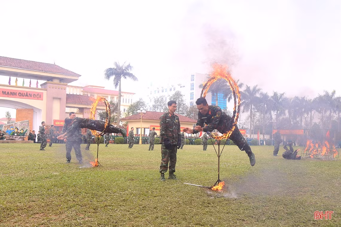 Lực lượng vũ trang Hà Tĩnh ra quân huấn luyện năm 2023