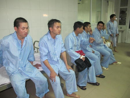 Theo thông tin mới nhất vào chiều tối 29/11 từ BV115 Nghệ An thì có khoảng 1/2 trong số 21 nạn nhân của vụ tai nạn đã được về quê sau gần một ngày sơ cứu tại đây.