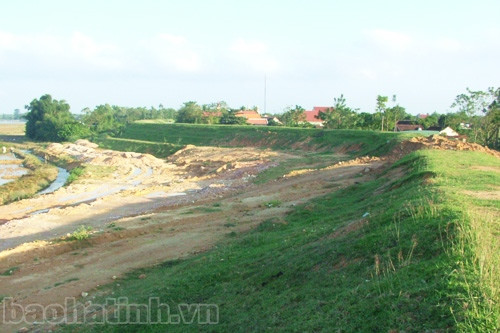 "Bầu'' Thụy ì ạch với dự án đê La Giang ảnh 1 "Bầu'' Thụy ì ạch với dự án đê La Giang ảnh 1