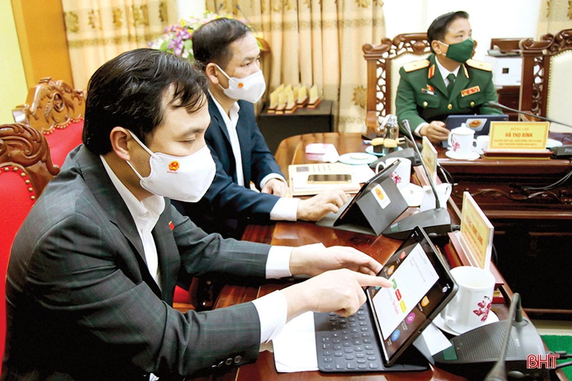 Đoàn ĐBQH Hà Tĩnh tích cực đóng góp vì sự phục hồi và phát triển đất nước