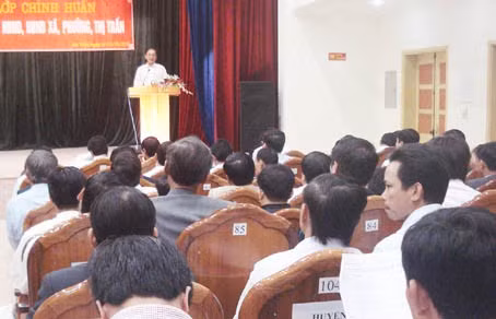 Cán bộ là gốc của phong trào, quyết định hiệu quả hoạt động của bộ máy quản lý nhà nước