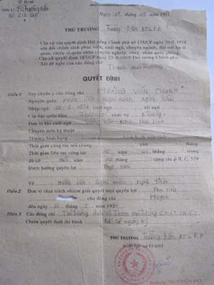 Theo ông Hoàng Văn Hoạch, để có tờ giấy quyết định ra quân giả mạo này ông phải trả cho ông Vân 15 triệu đồng.