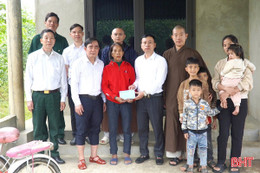 Hỗ trợ kịp thời, giúp người nghèo ở Hương Xuân vượt khó