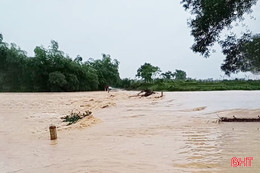 Gần 5.000 học sinh Hương Khê vẫn phải nghỉ học do mưa lũ