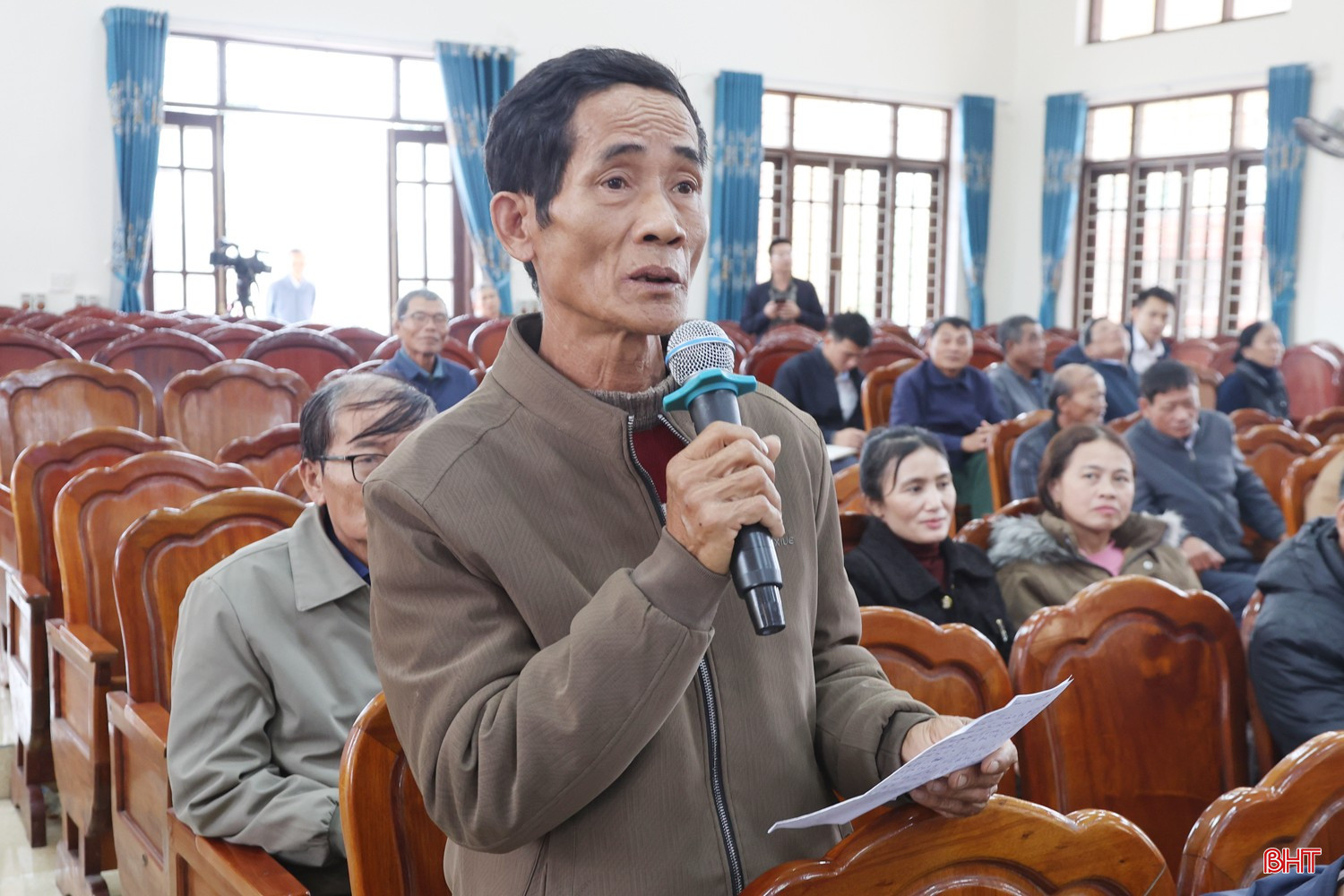 Cử tri Hoàng Văn Hòa (thôn Phù Ích, xã Đông Kinh) bày tỏ sự tin tưởng, kỳ vọng và kiến nghị một số nội dung đến các ứng cử viên.