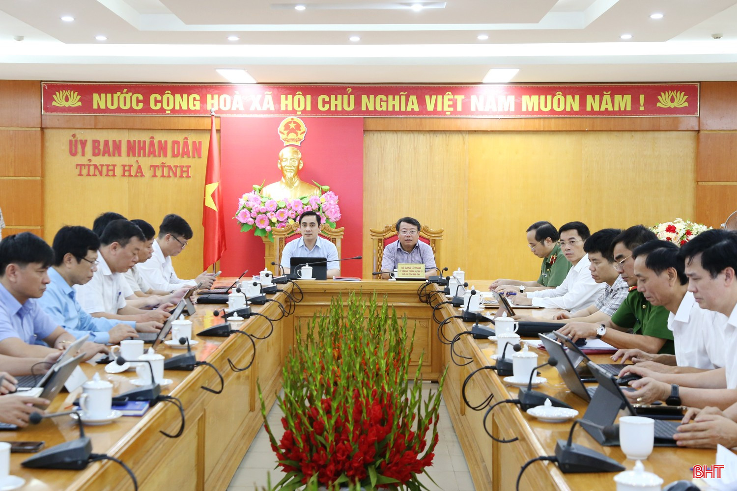 Phó Chủ tịch UBND tỉnh Dương Tất Thắng và lãnh đạo Sở KH&CN chủ trì tại điểm cầu tỉnh. bqbht_br_3a.jpg