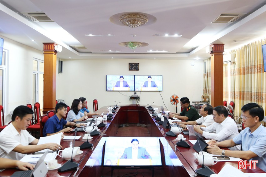 Các đại biểu tham dự tại điểm cầu Trung tâm Công báo - Tin học tỉnh. bqbht_br_1a.jpg