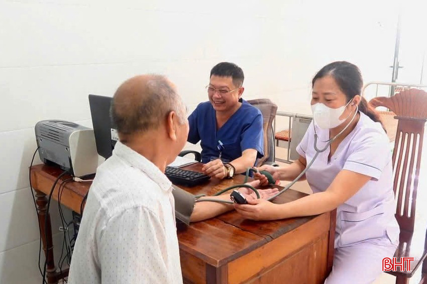 Ngành Y tế Hà Tĩnh tham mưu kiện toàn sắp xếp đồng bộ hệ thống y tế từ tỉnh đến cơ sở, trong đó, chú trọng bổ sung nhân lực cho trạm y tế. bqbht_br_nq-4a.jpg