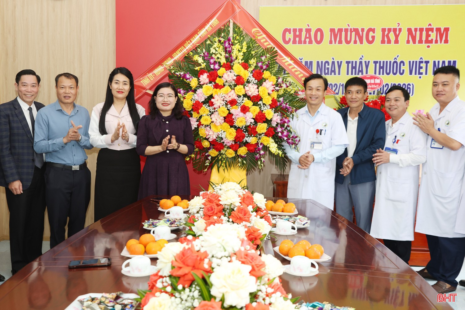 ...chúc mừng Bệnh viện Y học cổ truyền Hà Tĩnh.