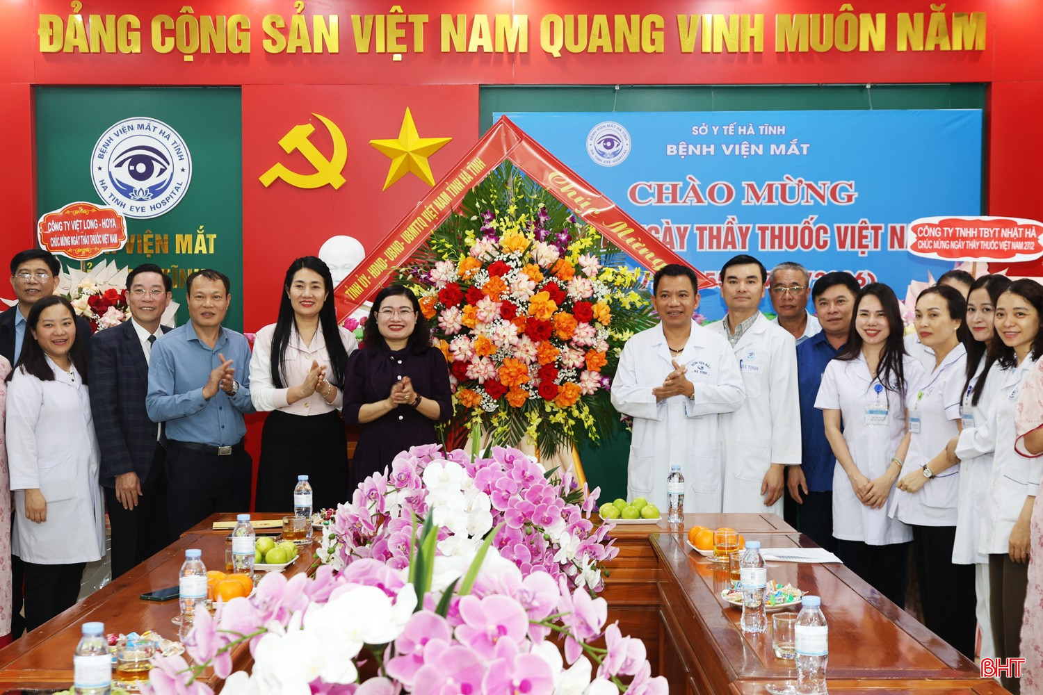 ...chúc mừng Bệnh viện Mắt Hà Tĩnh...