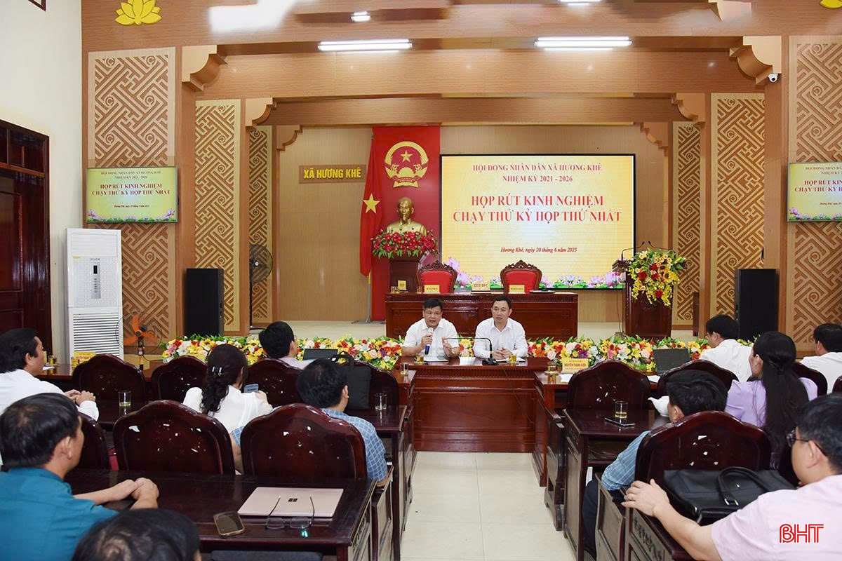 Xã Hương Khê tổ chức rút kinh nghiệm sau khi tiến hành tổ chức chạy thử kỳ họp HĐND. bqbht_br_z6723492893936-6aa10a0140ee166542d5210fcf21e2d8.jpg