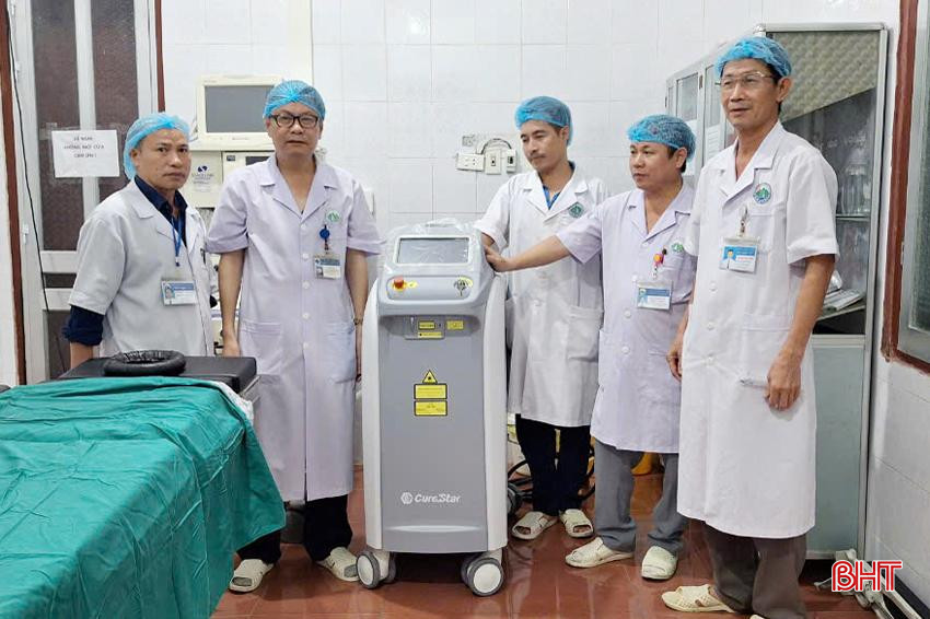 Trung tâm Y tế huyện Can Lộc đầu tư máy tán sỏi ngược dòng bằng laze. tan soi nguoc dongA.jpg